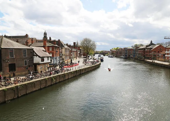 King Street - King Henry Iv 3*